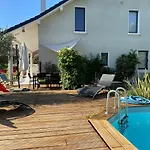 La Cigale Et La Fourmi Savoisienne - *