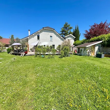 La Cigale Et La Fourmi Savoisienne - *